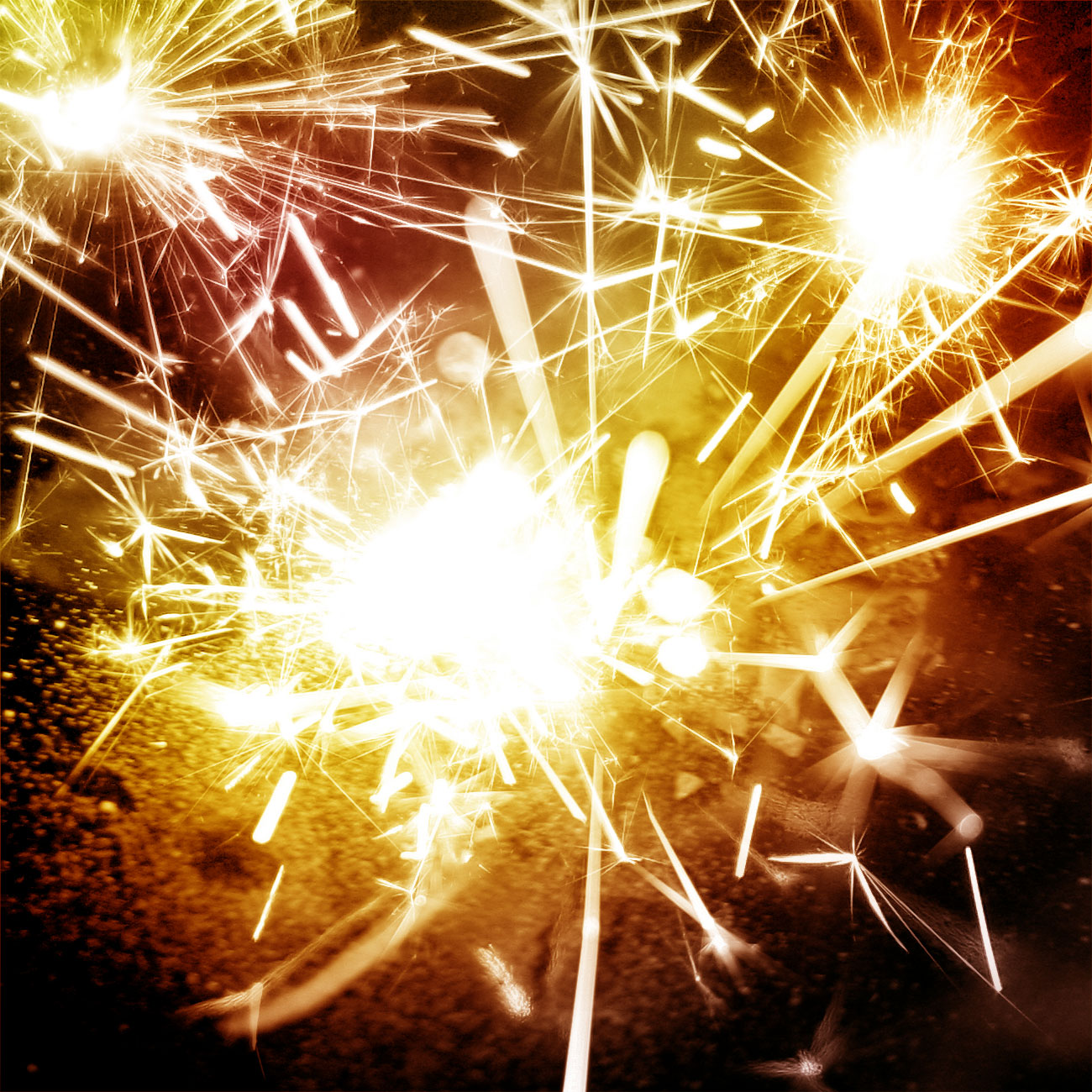 50 Real Fireworks PS Brushes by N/A